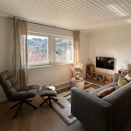 Vakantiehuis Kindvriendelijk In Met Tuin - Modern&rustig Gelegen *