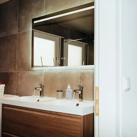 Kindvriendelijk In Met Tuin - Modern&rustig Gelegen Vakantiehuis